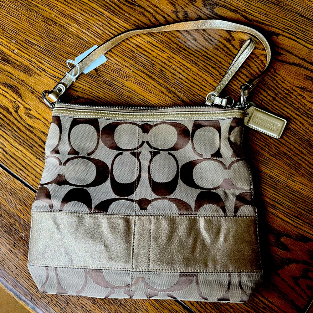 COACH HANDBAG
